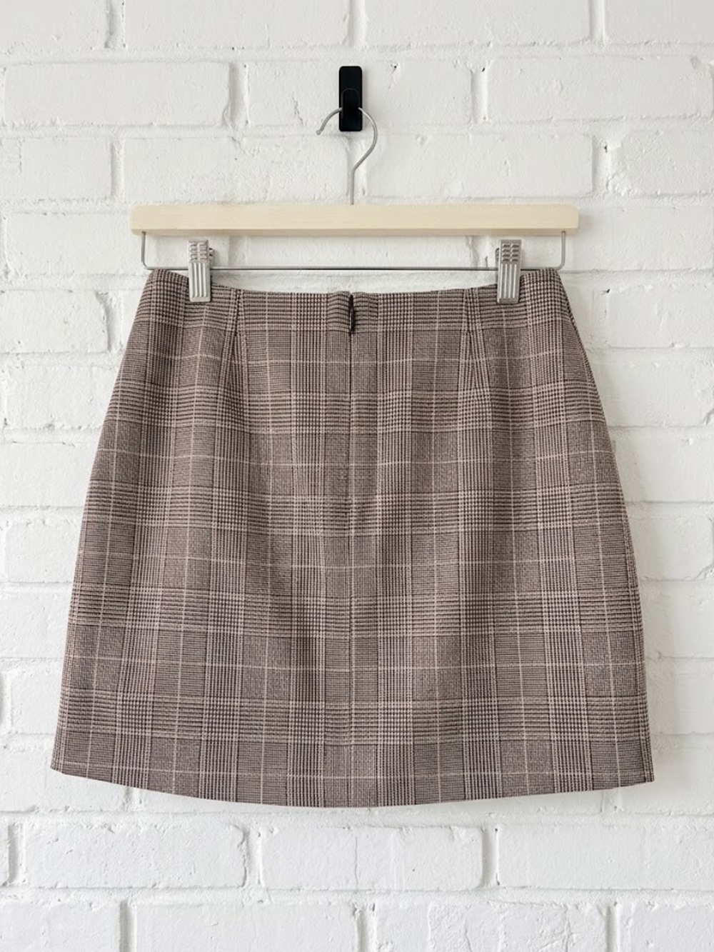 Aritzia Sunday Best Plaid A-Line Mini Skirt with Front Slits - Size 4 - Picture 2 of 8